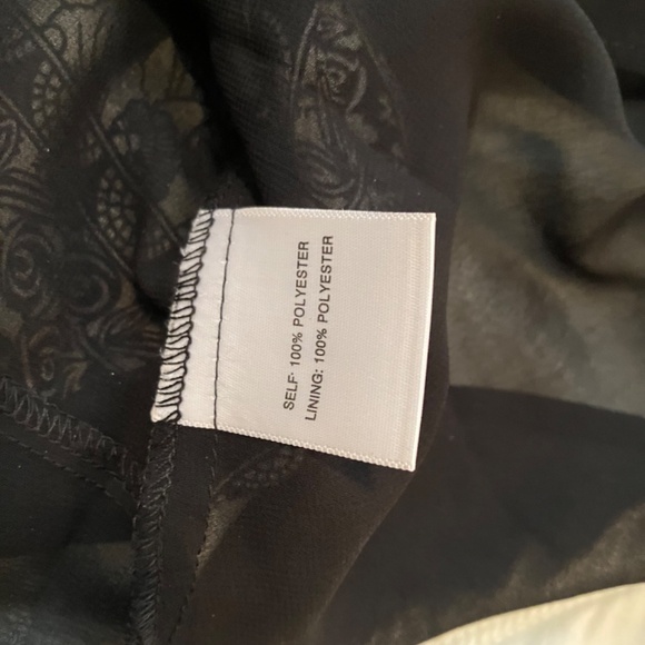 Lot of Two Beautiful Flowing Tops Summer - Picture 8 of 8